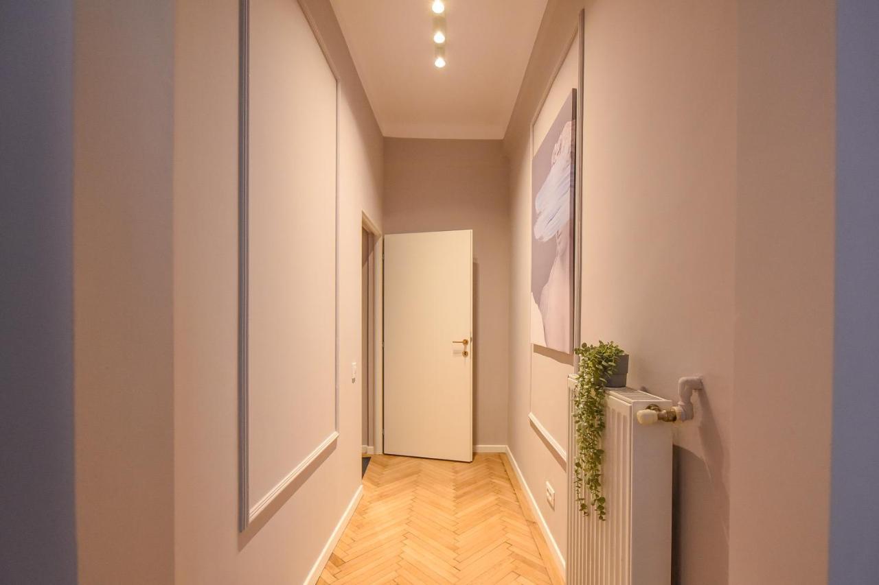 Modern Stay - Central Studios With Wall Projector Near Radisson Βουκουρέστι Εξωτερικό φωτογραφία