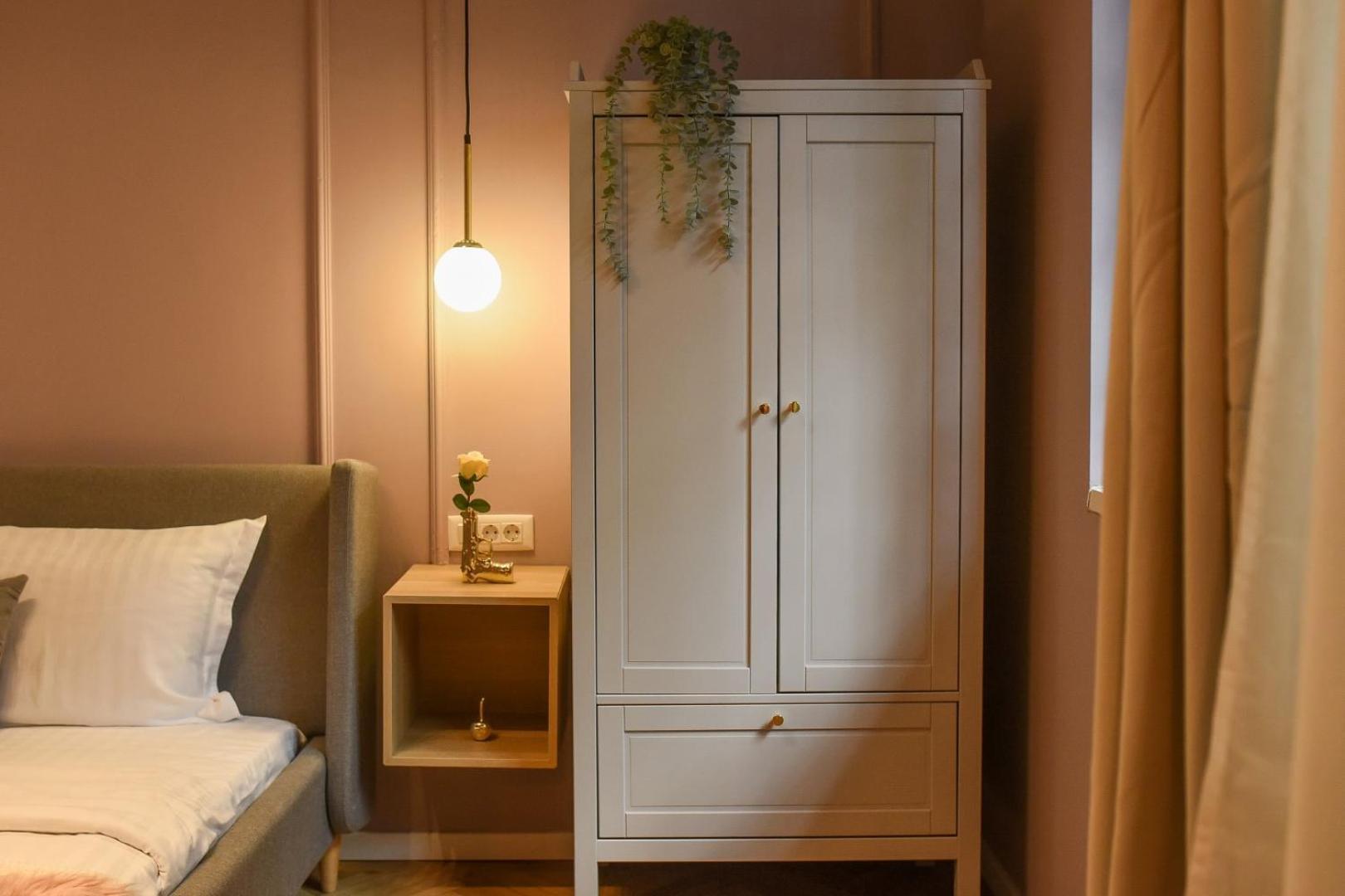 Modern Stay - Central Studios With Wall Projector Near Radisson Βουκουρέστι Δωμάτιο φωτογραφία