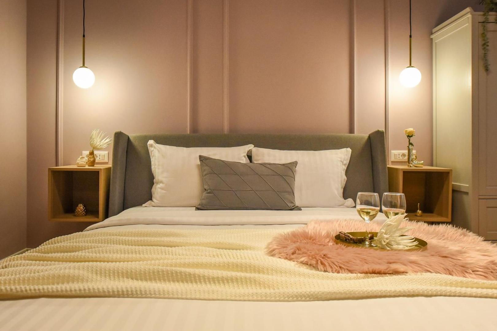 Modern Stay - Central Studios With Wall Projector Near Radisson Βουκουρέστι Δωμάτιο φωτογραφία