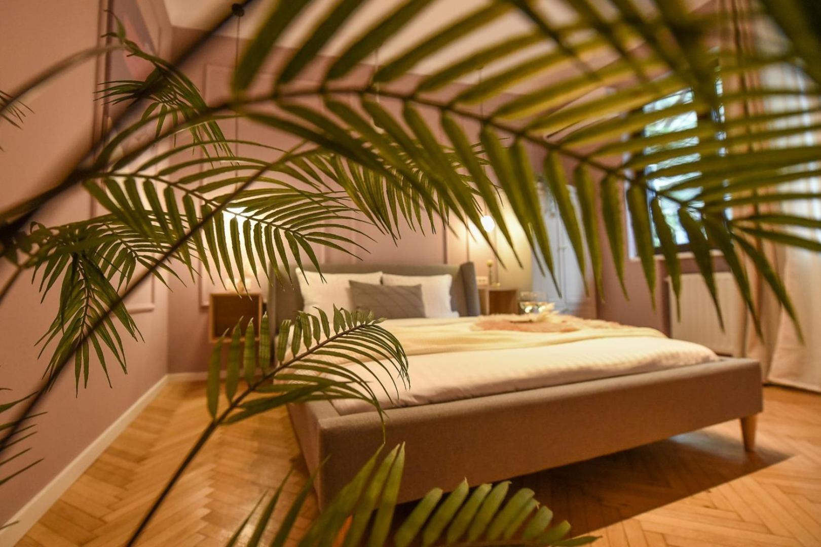 Modern Stay - Central Studios With Wall Projector Near Radisson Βουκουρέστι Δωμάτιο φωτογραφία